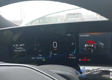 2024 Cadillac Lyriq Luxury W/1Sc z USA, uszkodzony, nr VIN 1GYKPPRL6RZ103758